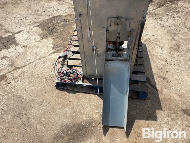 backpack-400-lb-utv-cake-feeder-image-9