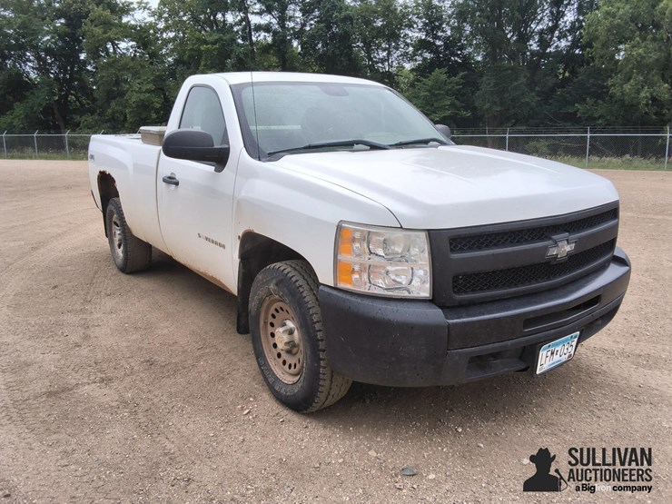 2010-chevrolet-1500-image-3