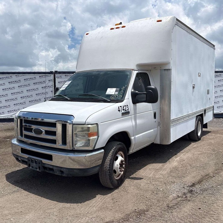 2014 FORD E450