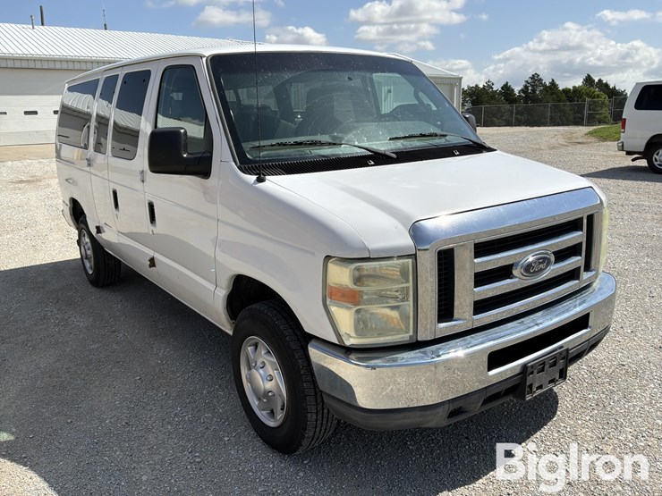 2010-ford-e350-xlt-image-13