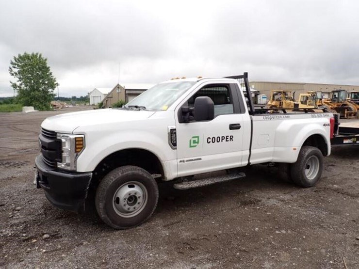 2019-ford-f350-xl-image-1