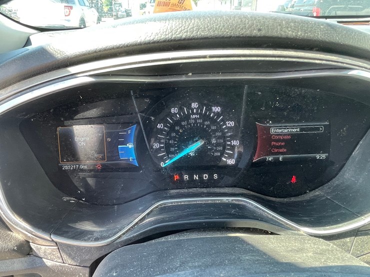 #2789-•-2016-ford-fusion-se-sedan-(has-wi-title)-image-26