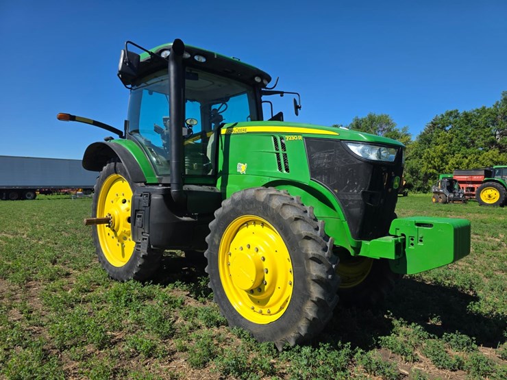 john-deere-7230r-image-2