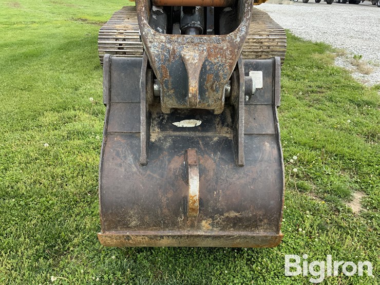 2007-deere-240d-lc-image-16