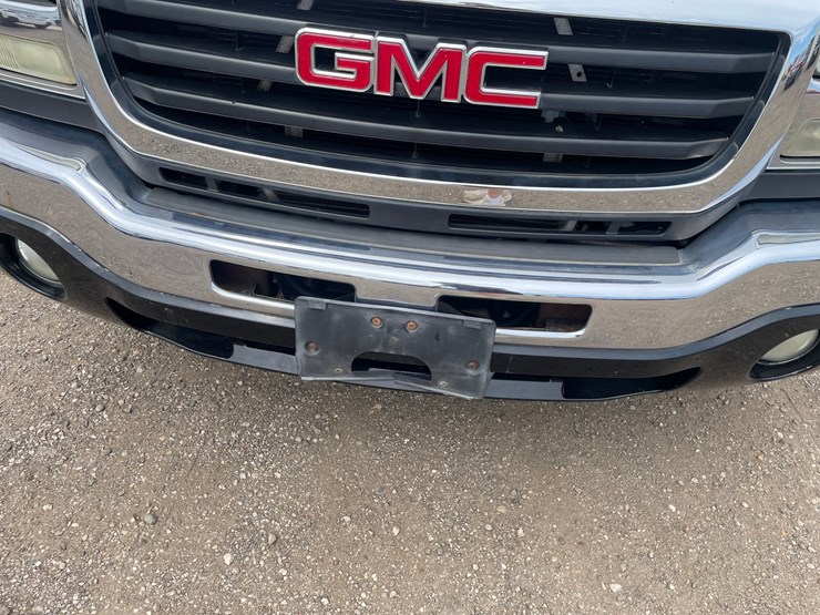 2006-gmc-2500hd-image-26