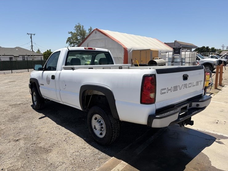 2006-chevrolet-2500-image-4