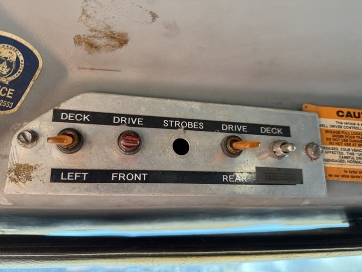 1994-freightliner-fl80-image-27