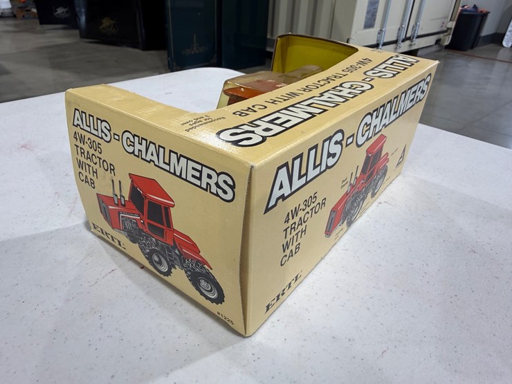 #47265-•-allis-chalmers-4w-305-tractor-vintage-toy-image-4