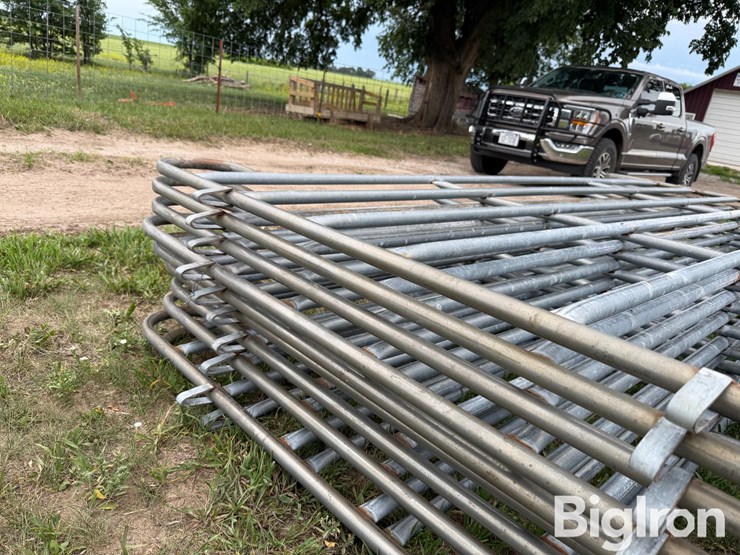 10'-portable-panels-image-10