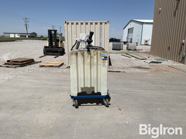 diesel-exhaust-fluid-pump-&-bulk-tank-image-2