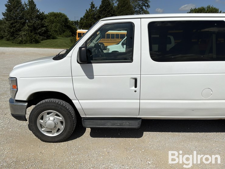 2014-ford-e350-xlt-image-10