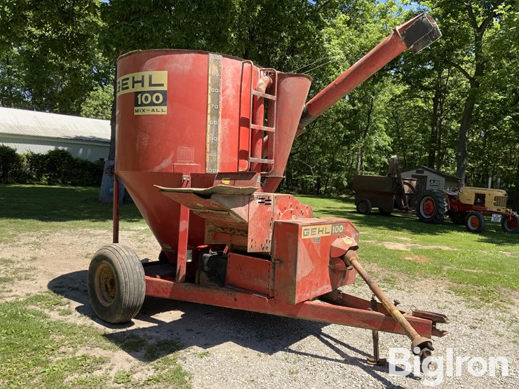 gehl-100-image-3