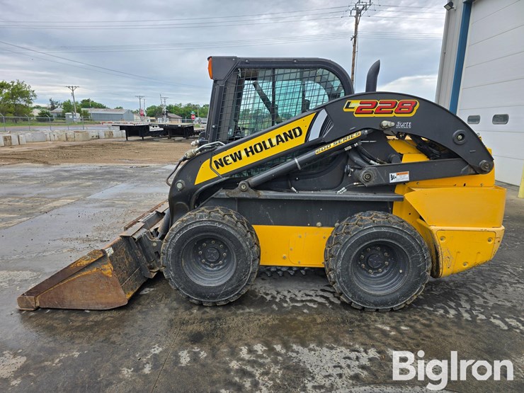 2018-new-holland-l228-image-8
