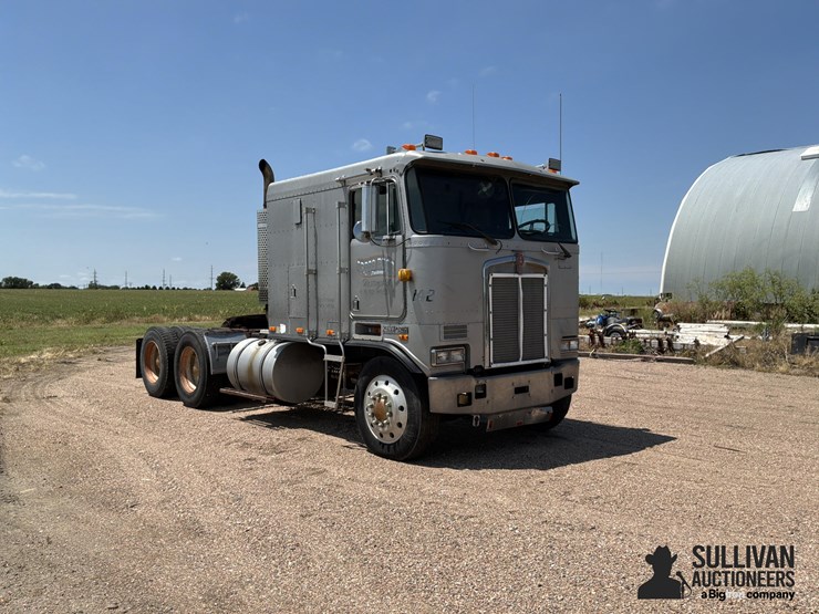 1985-kenworth-k100-image-3