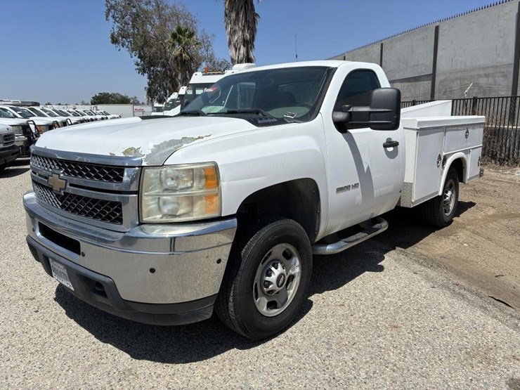 2011-chevrolet-2500-image-1