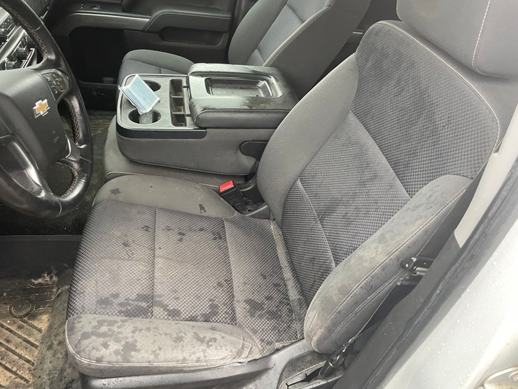 2018-chevrolet-silverado-1500-image-33
