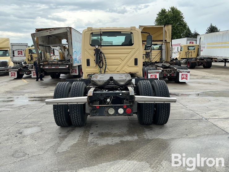 2009-international-durastar-4400-image-6