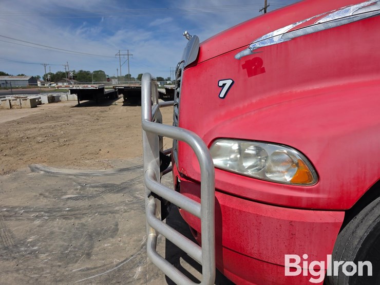 2006-mack-cxn613-vision-tri/a-truck-tractor-image-18