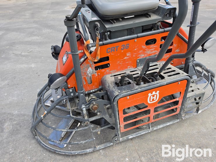 husqvarna-crt36-ride-on-trowel-image-15
