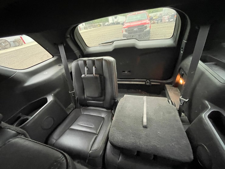 2015-ford-explorer-xlt-image-22