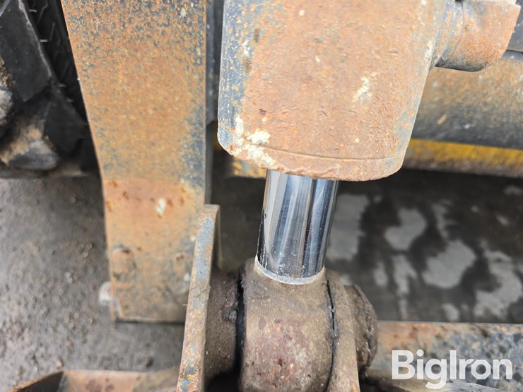 2018-new-holland-l228-image-15