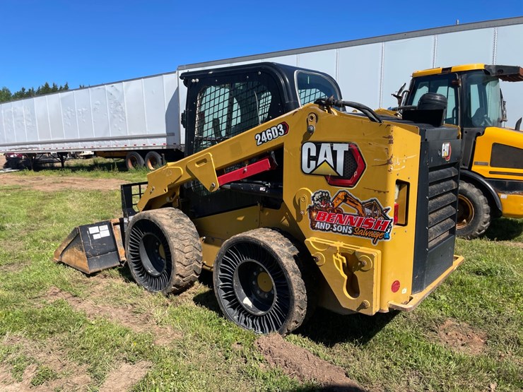 2020-caterpillar-246d3-image-3