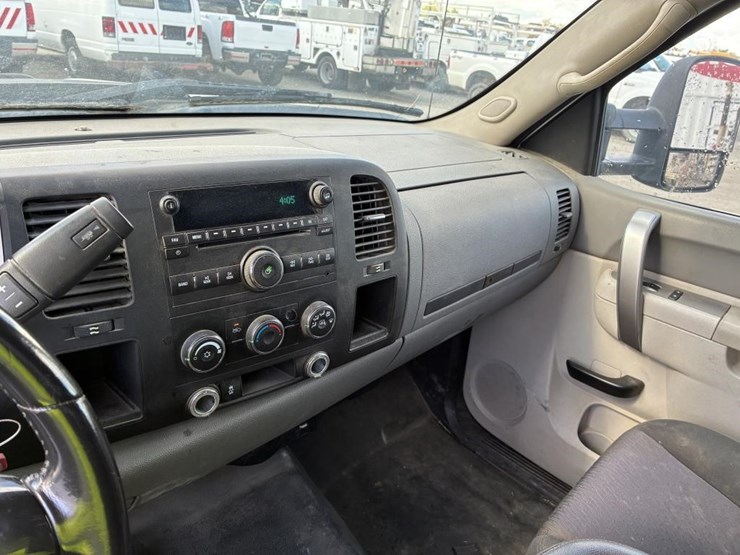 2012-gmc-sierra-2500-image-16