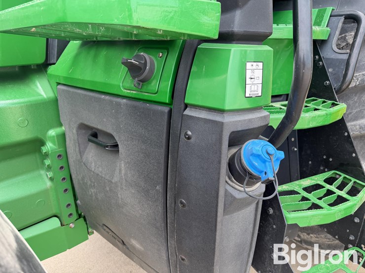 2020-john-deere-8r-250-image-15
