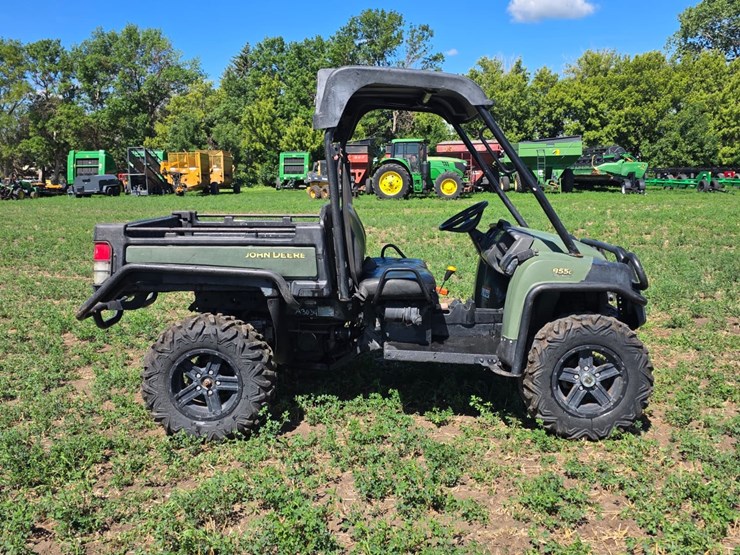 john-deere-gator-image-7