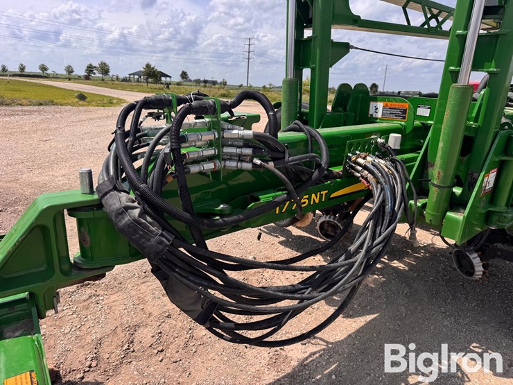 2020-john-deere-1775nt-image-10