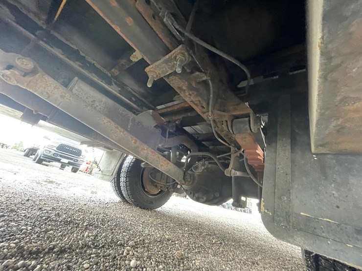 2005-ford-f550-xl-image-32