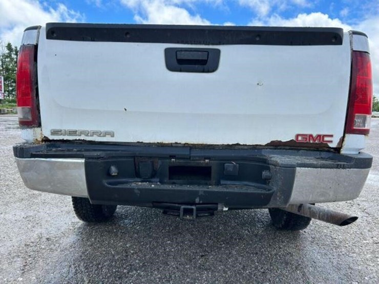 2010-gmc-2500hd-image-44