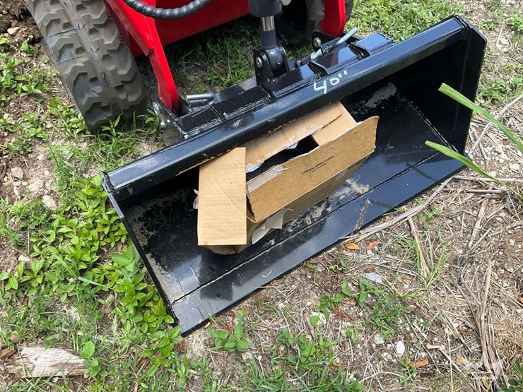 2025-e-t360d-electric-mini-stand-on-track-loader-skid-steer-image-9