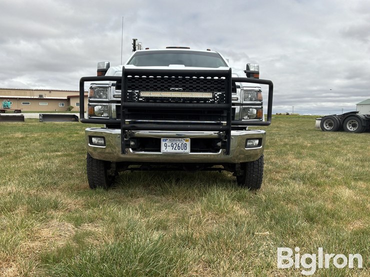2022-chevrolet-silverado-6500-hd-/-gm515-4x4-crew-cab-service-truck-image-9