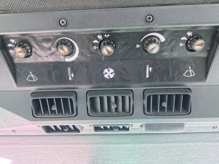john-deere-4630-image-40