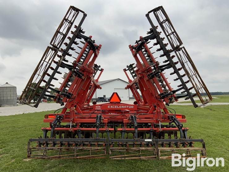 2013-kuhn-krause-excelerator-8000-image-6