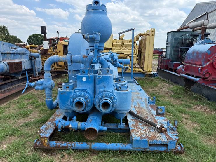 caterpillar-d379-image-4