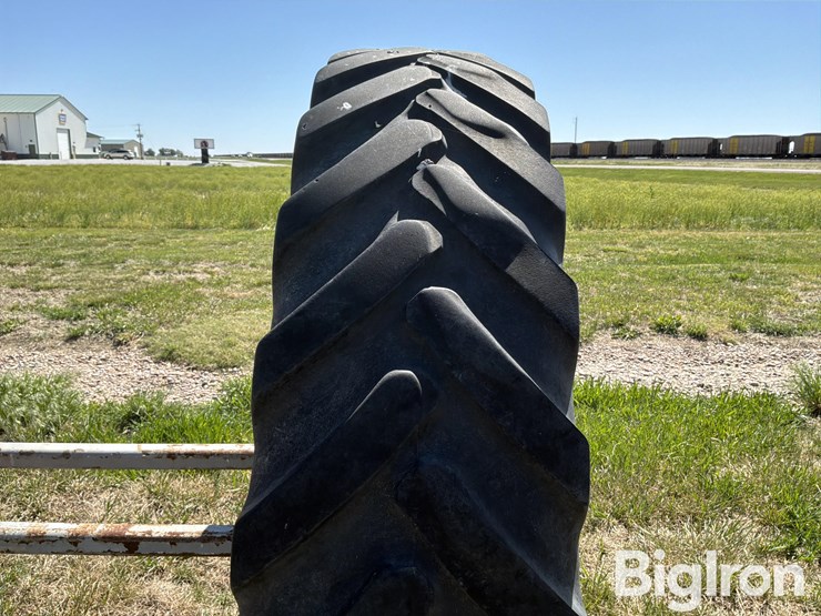 miller-sprayer-wheels-&-380/90r46-tires-image-11