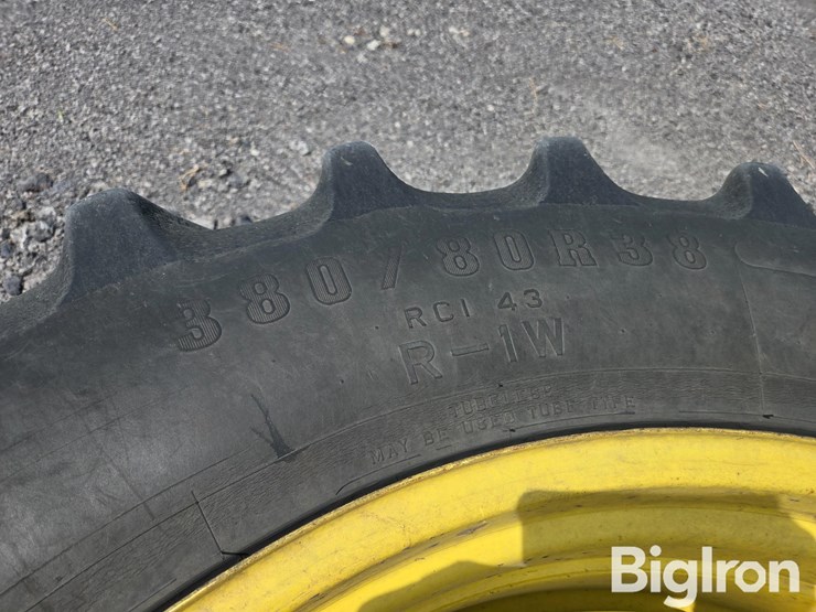 john-deere-380-image-14