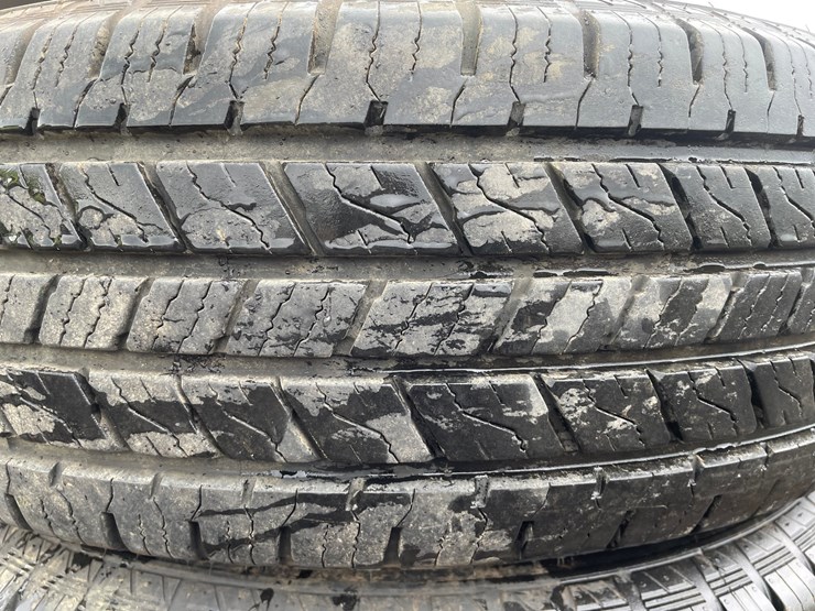 #2838-•-set-of-(4)-tires-image-8