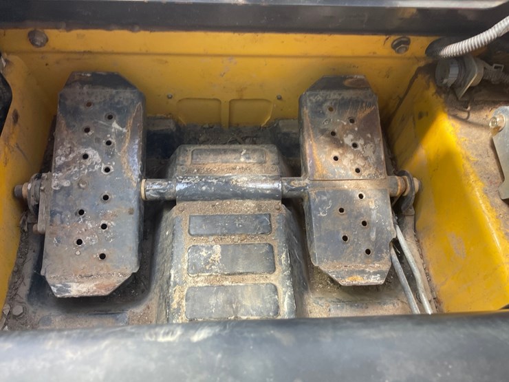 2018-new-holland-c232-image-27
