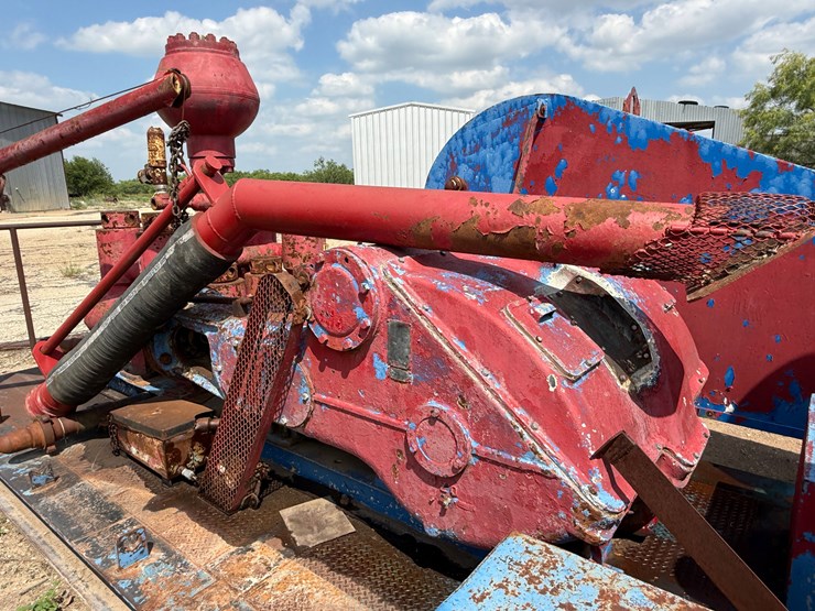 caterpillar-d353-image-8