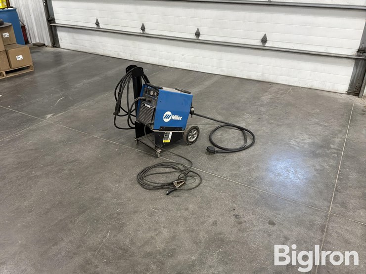 miller-spectrum-625-plasma-cutter-image-1