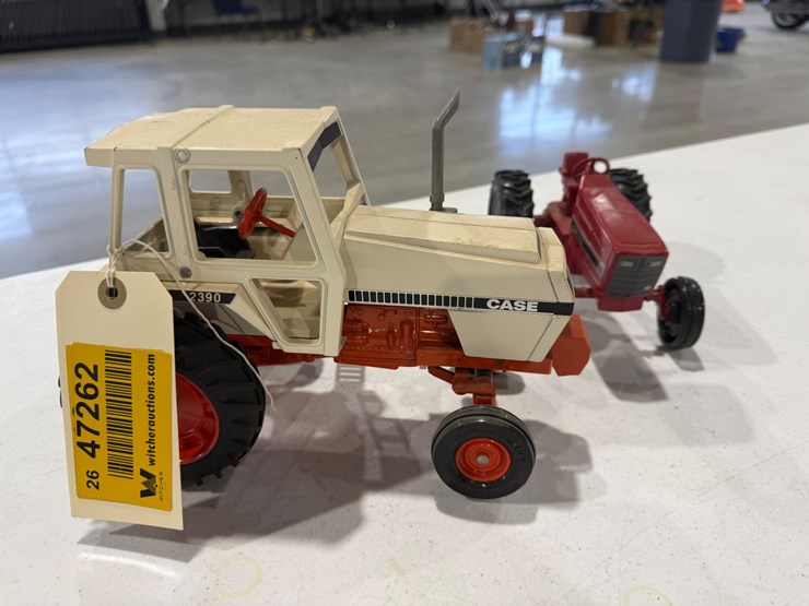 #47262-•-case-2390-vintage-tractor-toy-image-2