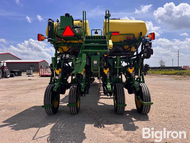 2020-john-deere-1775nt-image-6