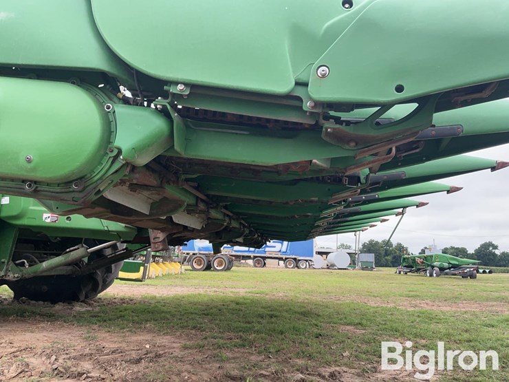 2018-john-deere-708c-image-10