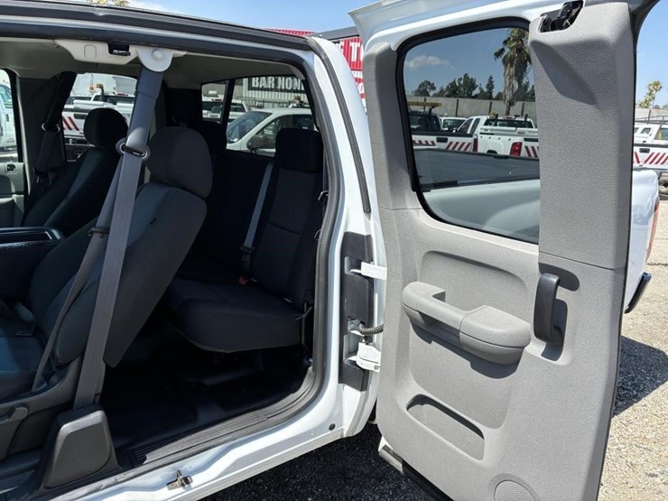 2011-chevrolet-1500-image-11