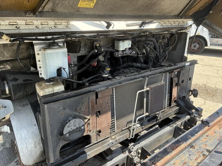 2002-workhorse-p42-image-9