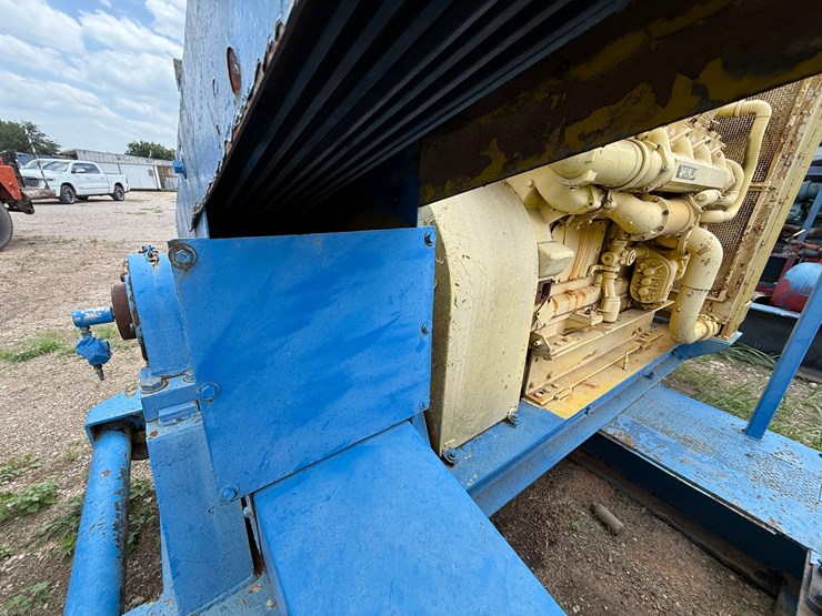 caterpillar-d379-image-8