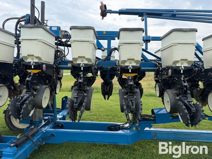 2006-kinze-3600-image-18